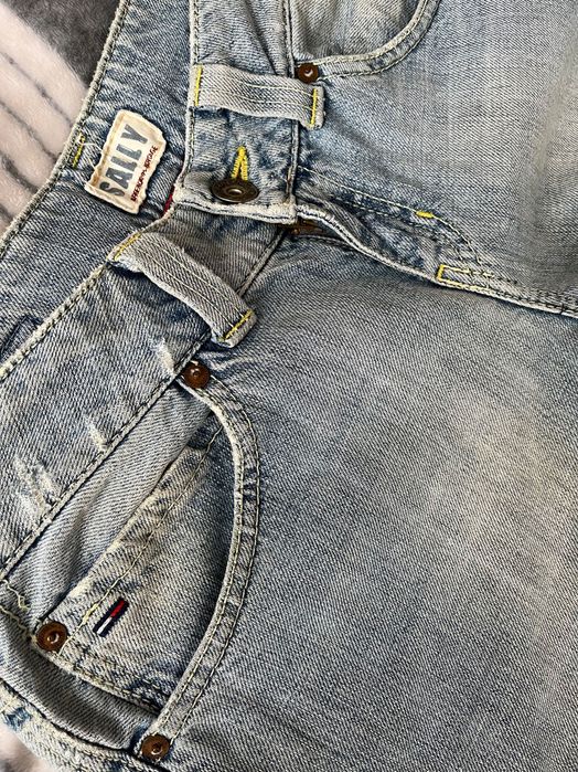 Spodnie  damskie marki Tommy Hilfiger