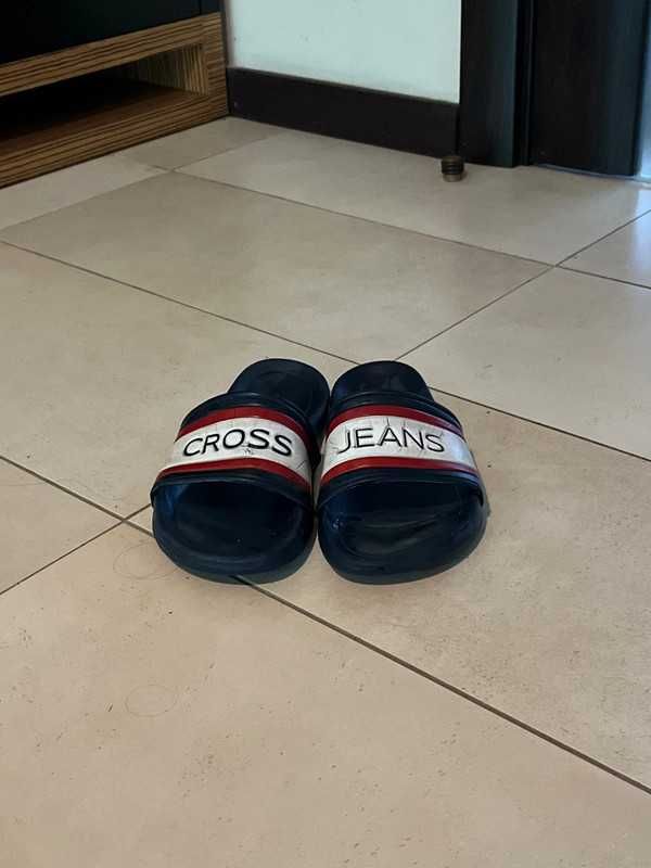 Markowe klapki Cross Jeans