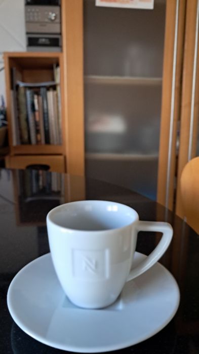 2 chávenas nespresso porcelana