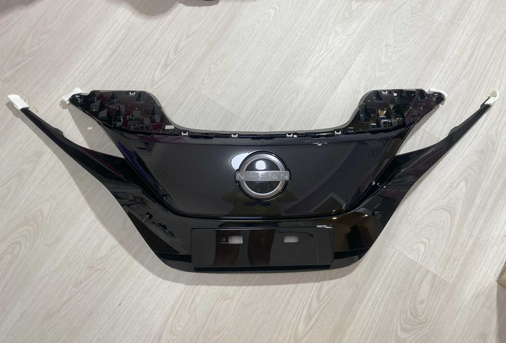 Бампер в сборе решетки птичка чайка Nissan Leaf 2023 2024 2025 рестайл
