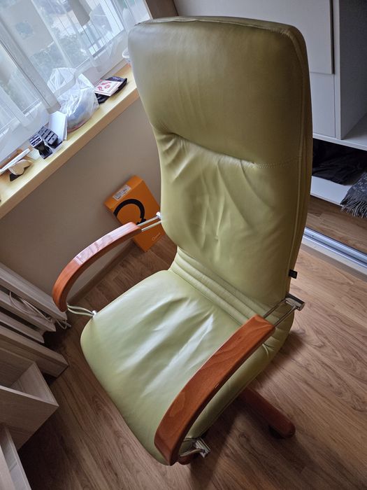Fotel biurowy marki Nowy Styl