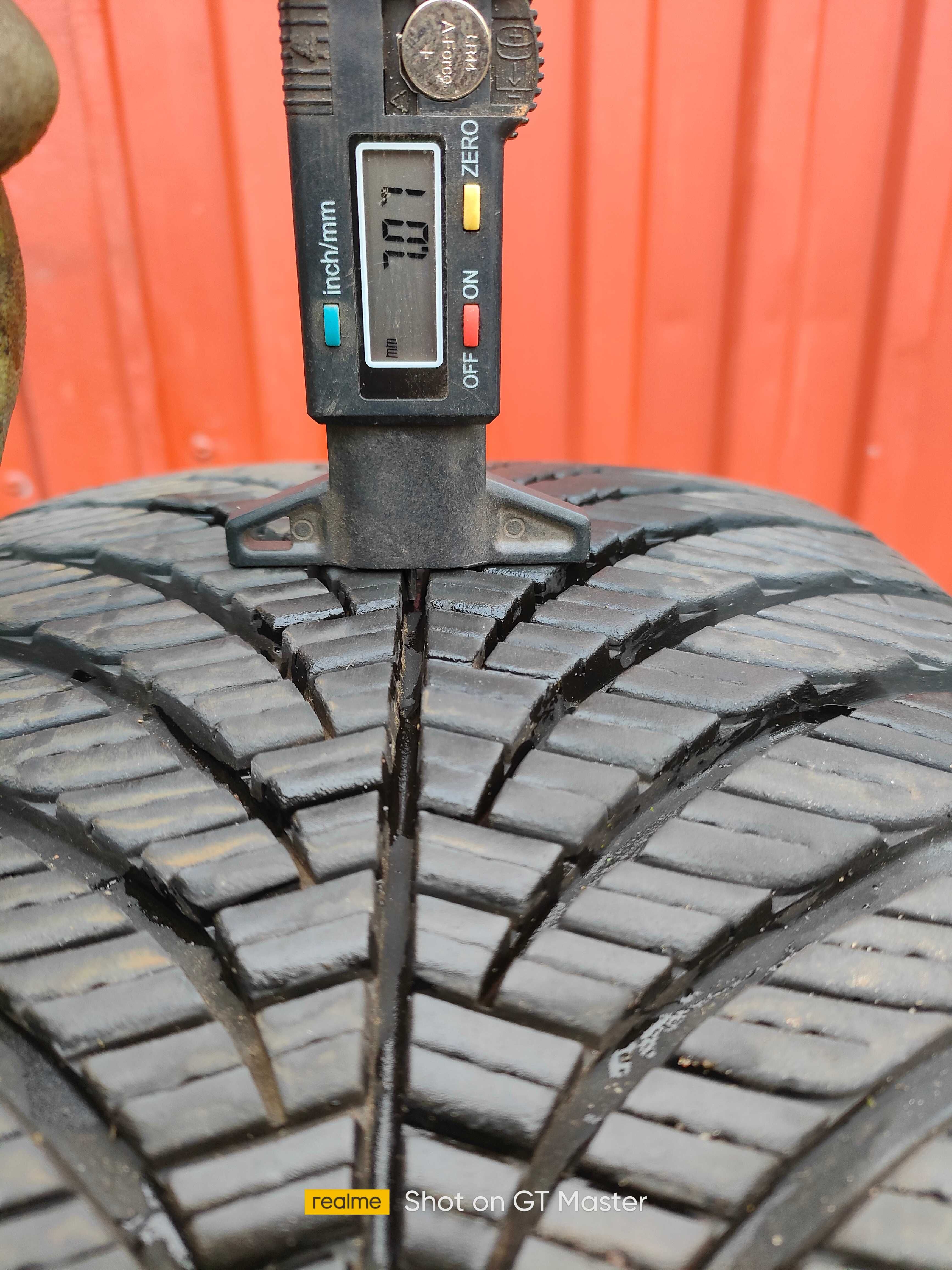 Goodyear Vector 4Seasons 225/45/17