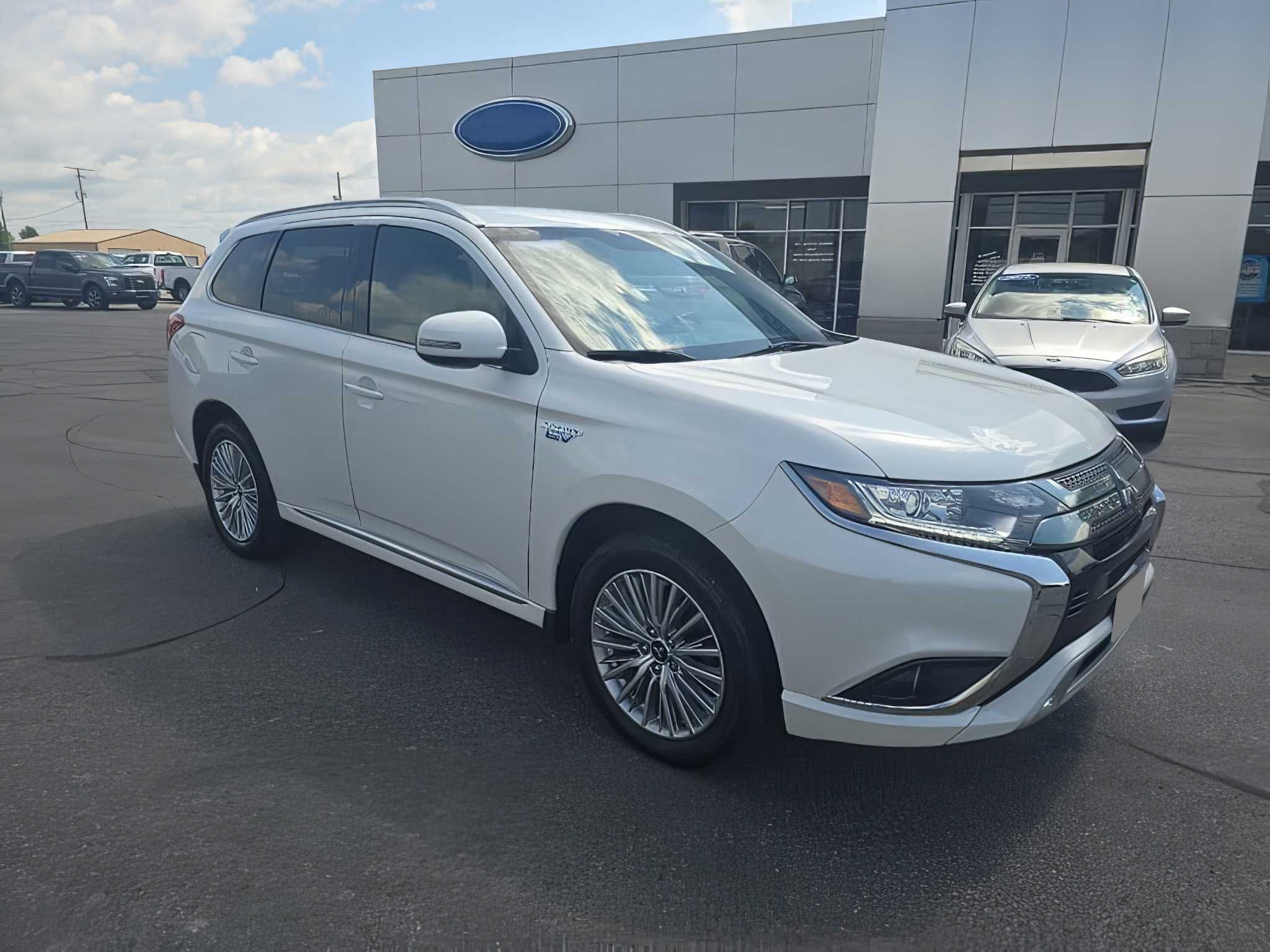 2019 Mitsubishi Outlander Hybrid