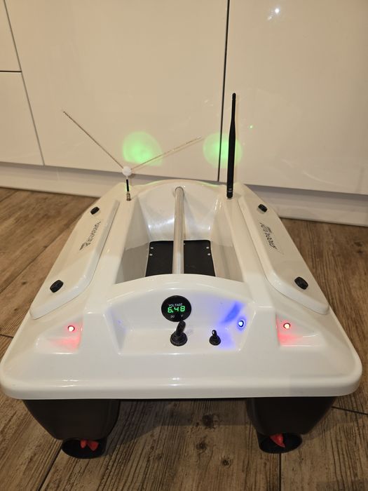 Łódka zanętowa LaBoat Barracuda Standard