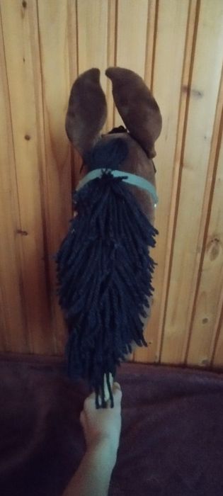 Hobby horse brązowy z czarną grzywą