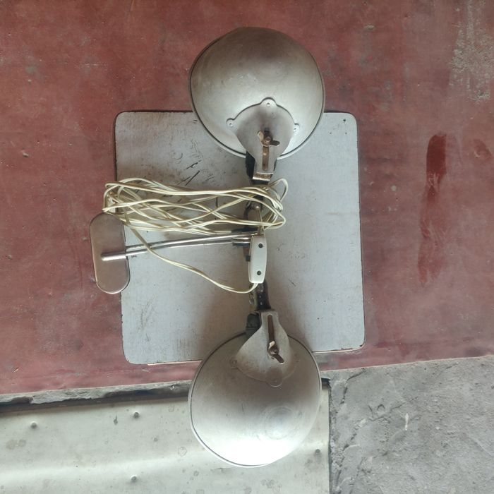 Продам подвесную лампу с держателем.