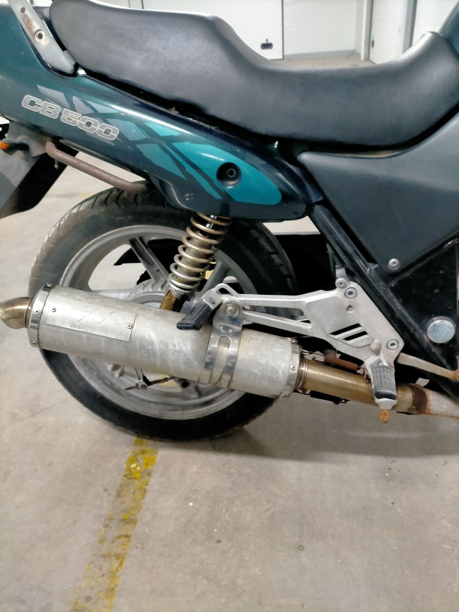 CB500 94 quadro com documentos para peças.