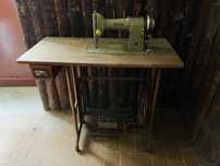 Máquina de costura/suporte Oliva