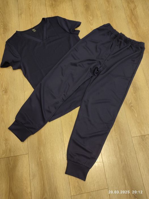 Nowy granatowy mundurek medyczny rozmiar S