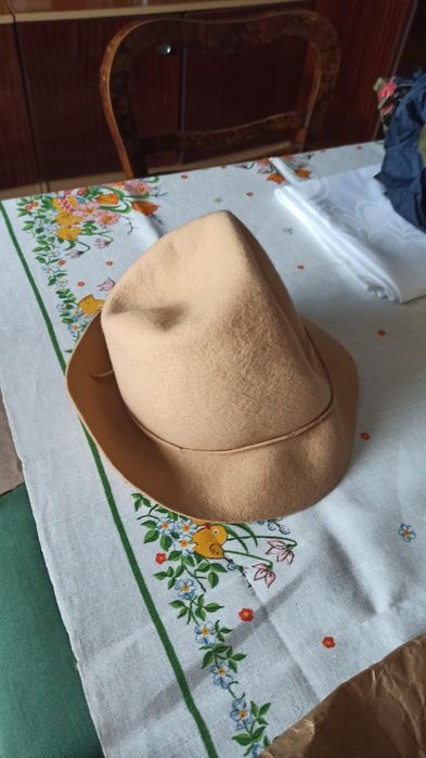 Okrycia głowy męskie i damskie