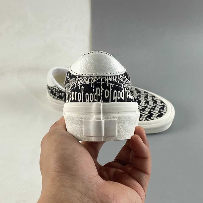 Fear Of God x Vans Slip-On Reissue VN0A3MQ6PZK