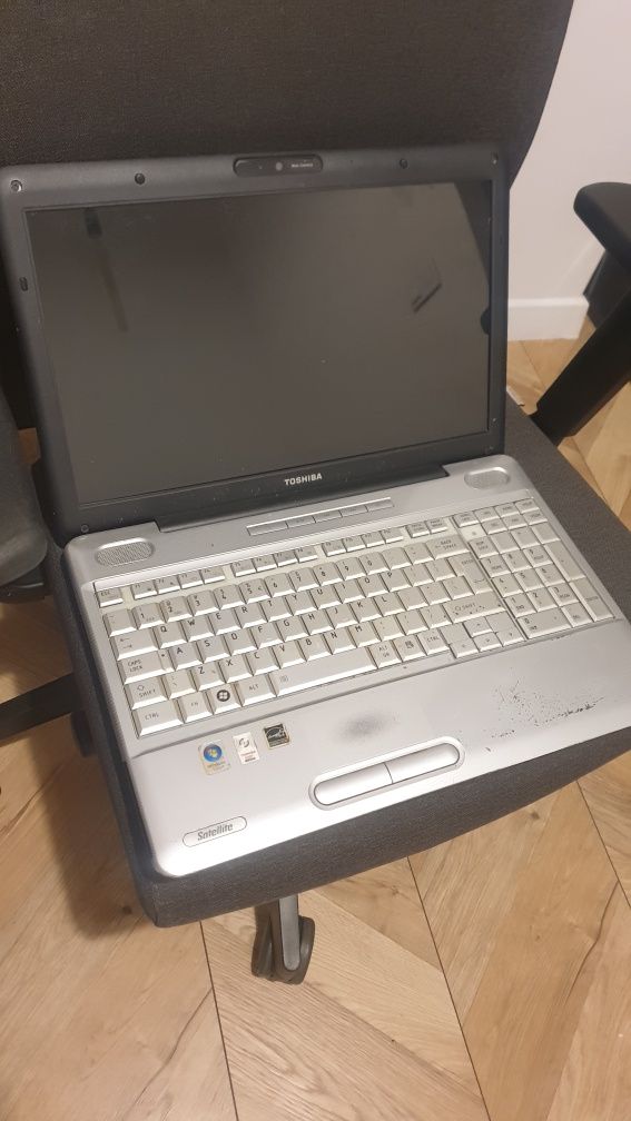 Laptop Toshiba Satellite L500D - 10R na części