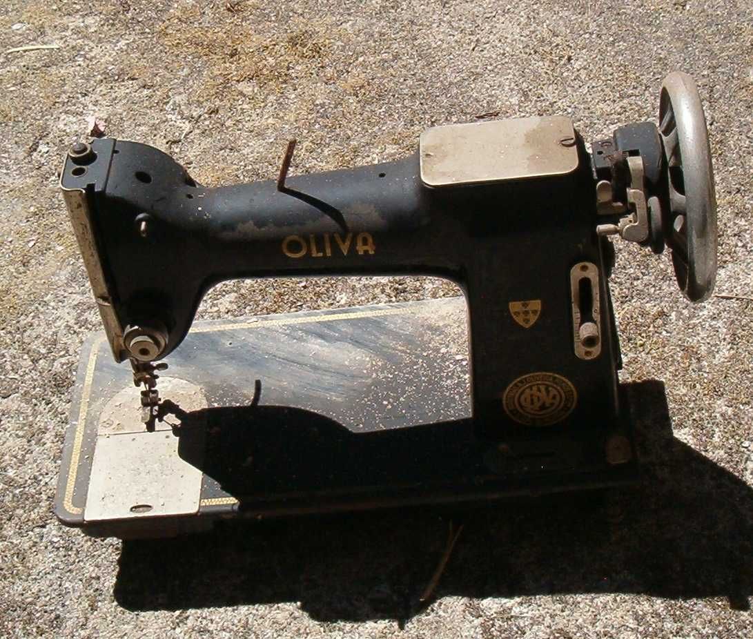 Maquina de costura OLIVA - para restauro