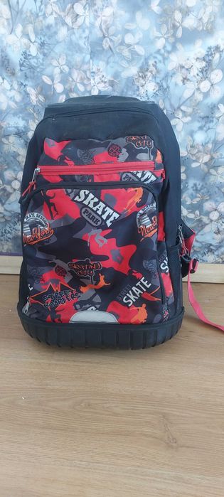 Plecak szkolny na kółkach