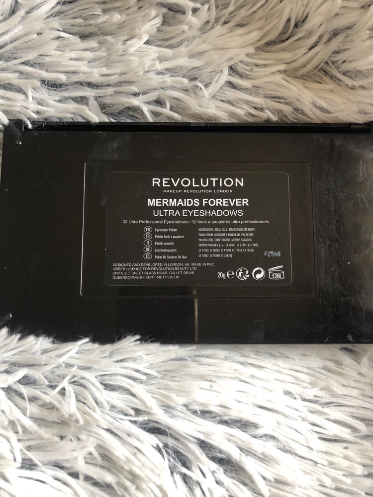 Makeup Revolution Paleta 32 Cieni Mermaids Forever: