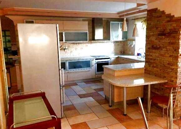 Постачальник: Місто: Київ Метро Харківська Позняки 1500 грн.--555.biz.ua