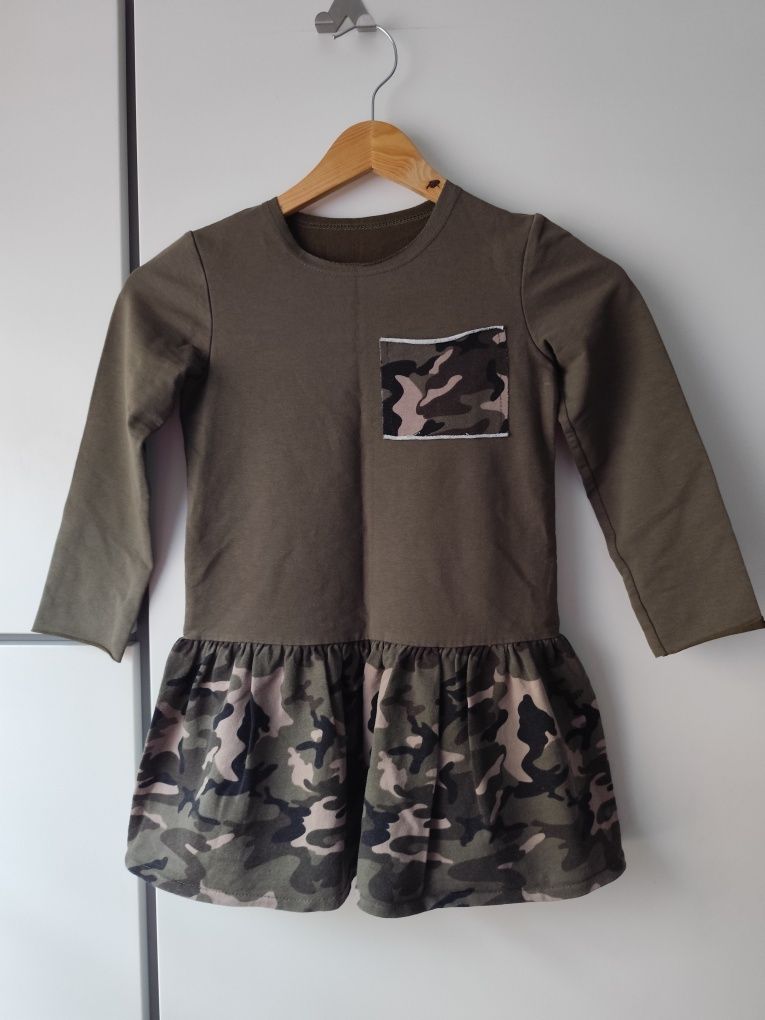 Sukienka dla dziewczynki moro styl militarny r. 110/116