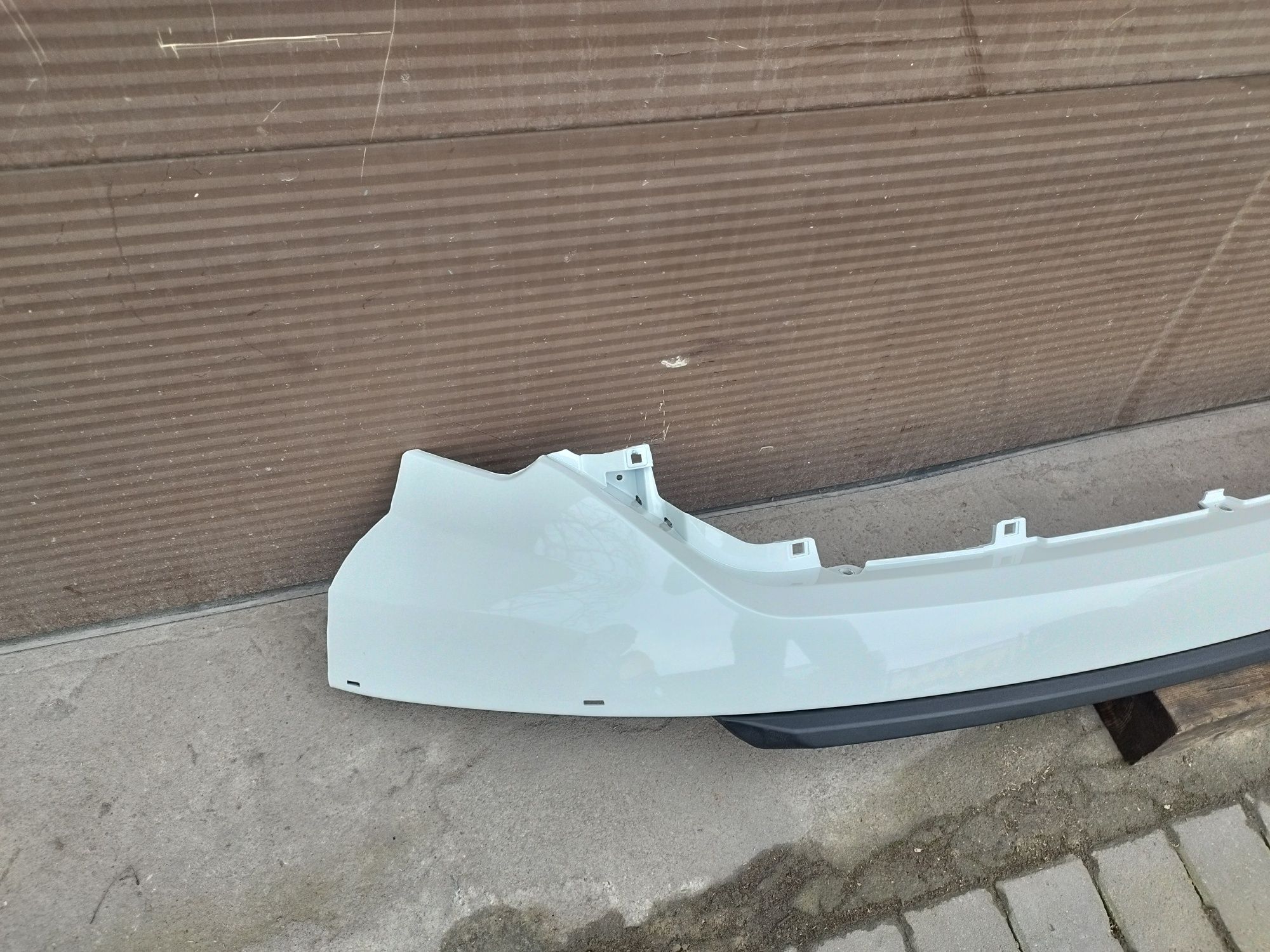 Iveco Daily VI 14r- Nakładka Zderzaka Przód Listwa Atrapa Listwy