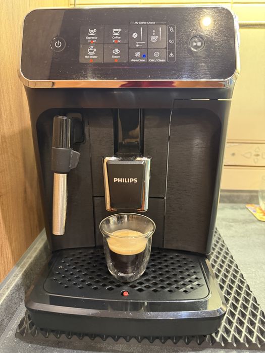Продаєтся Кававарка автоматична PHILIPS EP 2220