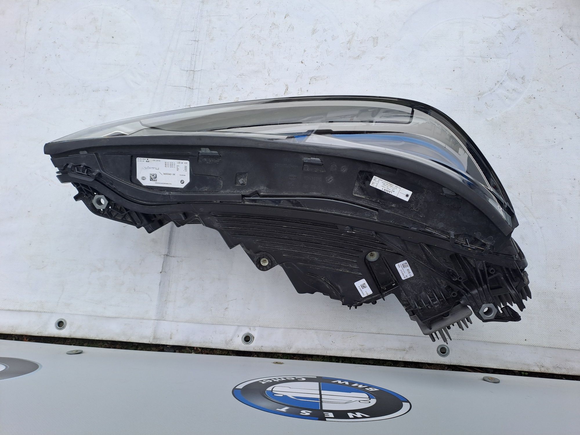 Фара передня права bmw IX