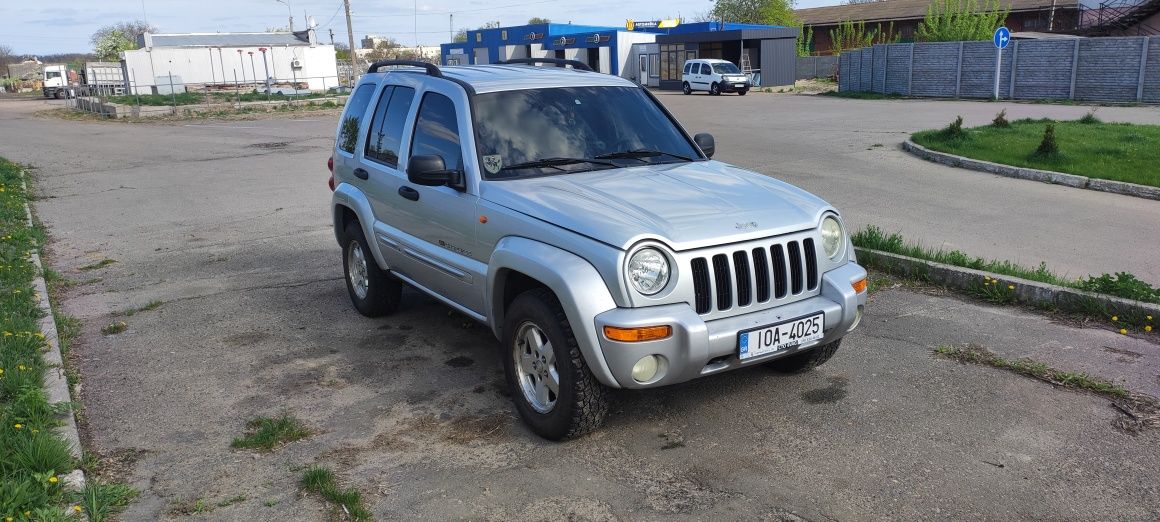 Jeep Cherokee kj liberty