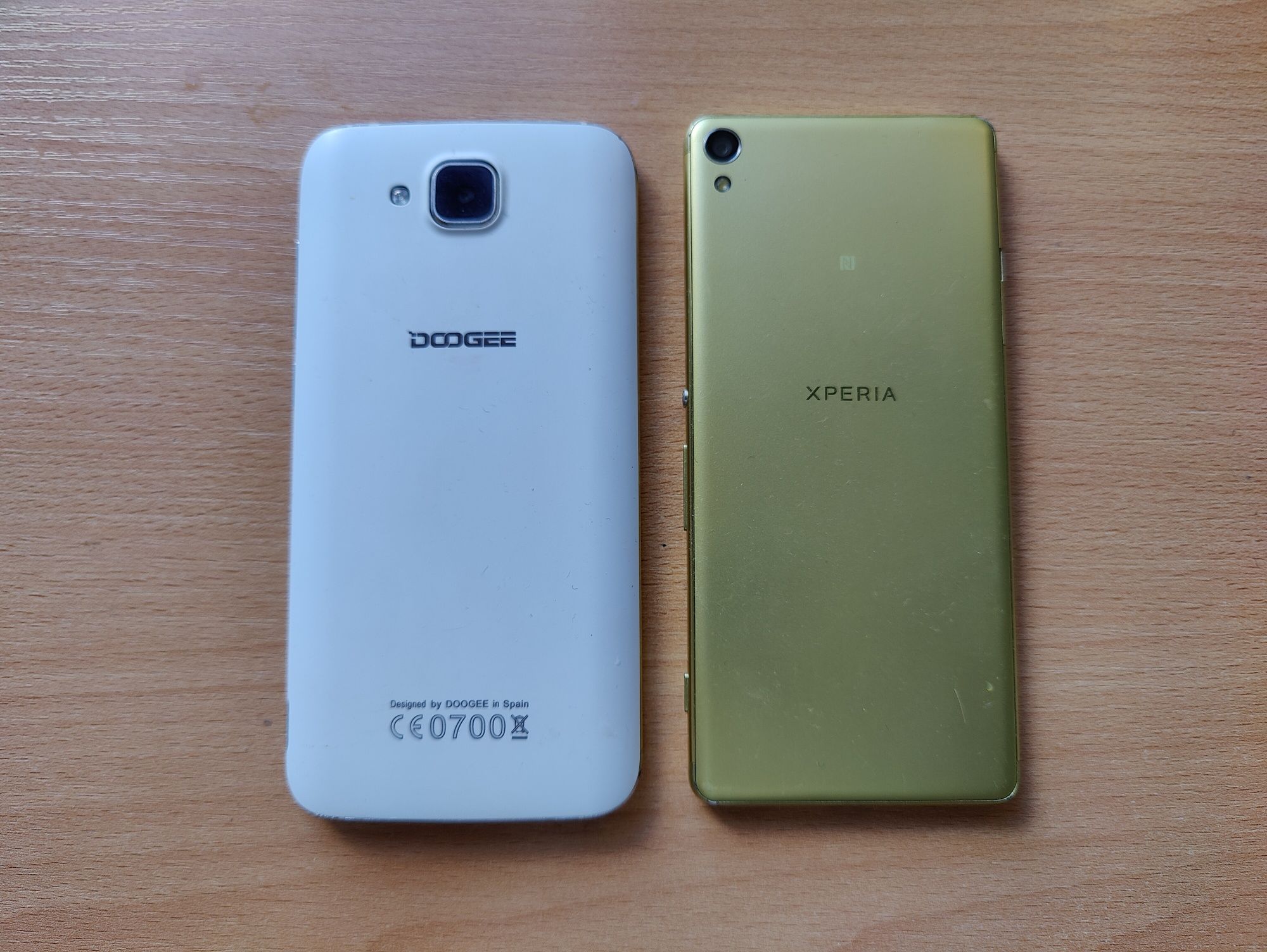 Телефоны Sony Xperia XA F3113 и DOOGEE X9 MINI (цена за всё)