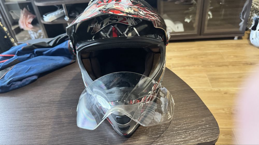 Шолом кросовий із візором LS2 MX433 чорно-червоний