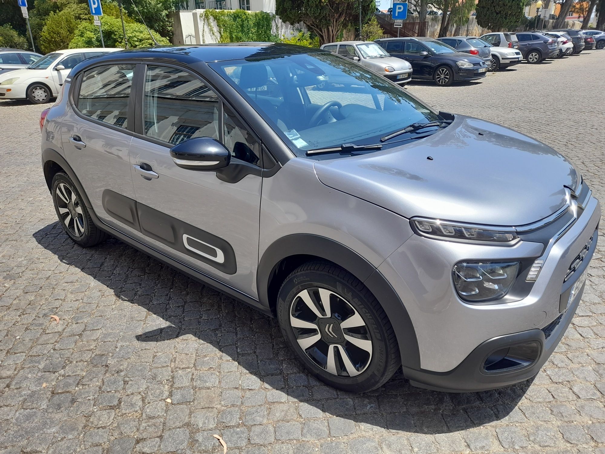 Citroën C3 1.2 puretech Shine EAT06 
Caixa automática 
Ano 2021