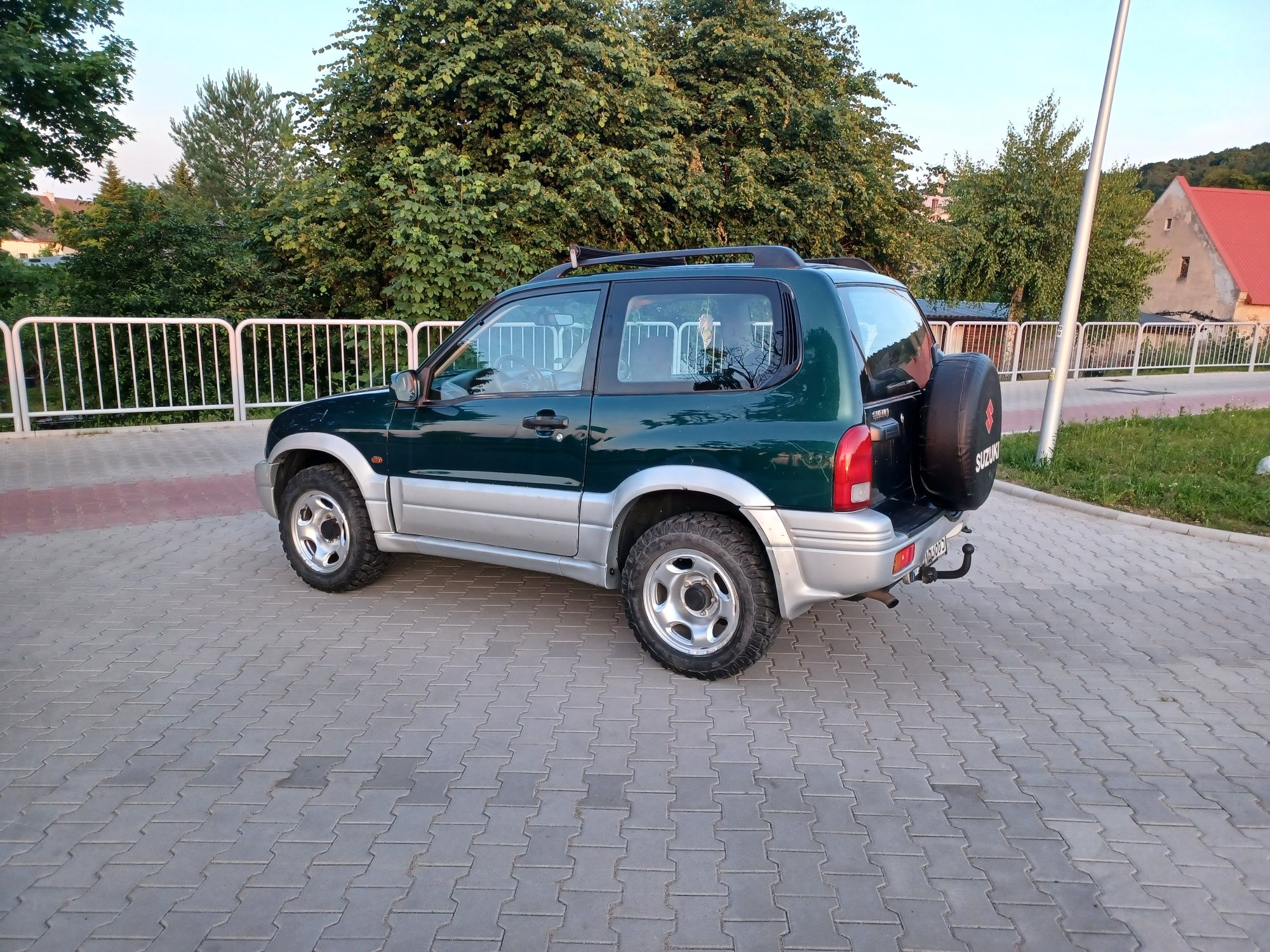 Suzuki grand vitara 1.6 4x4 + reduktor / krótka 3-drzwiowa / zarejestr