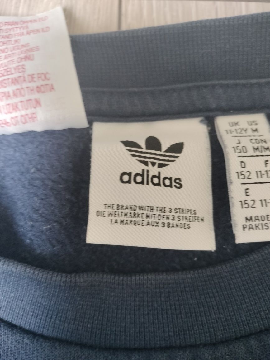 Sprzedam bluzę chłopięcą adidas