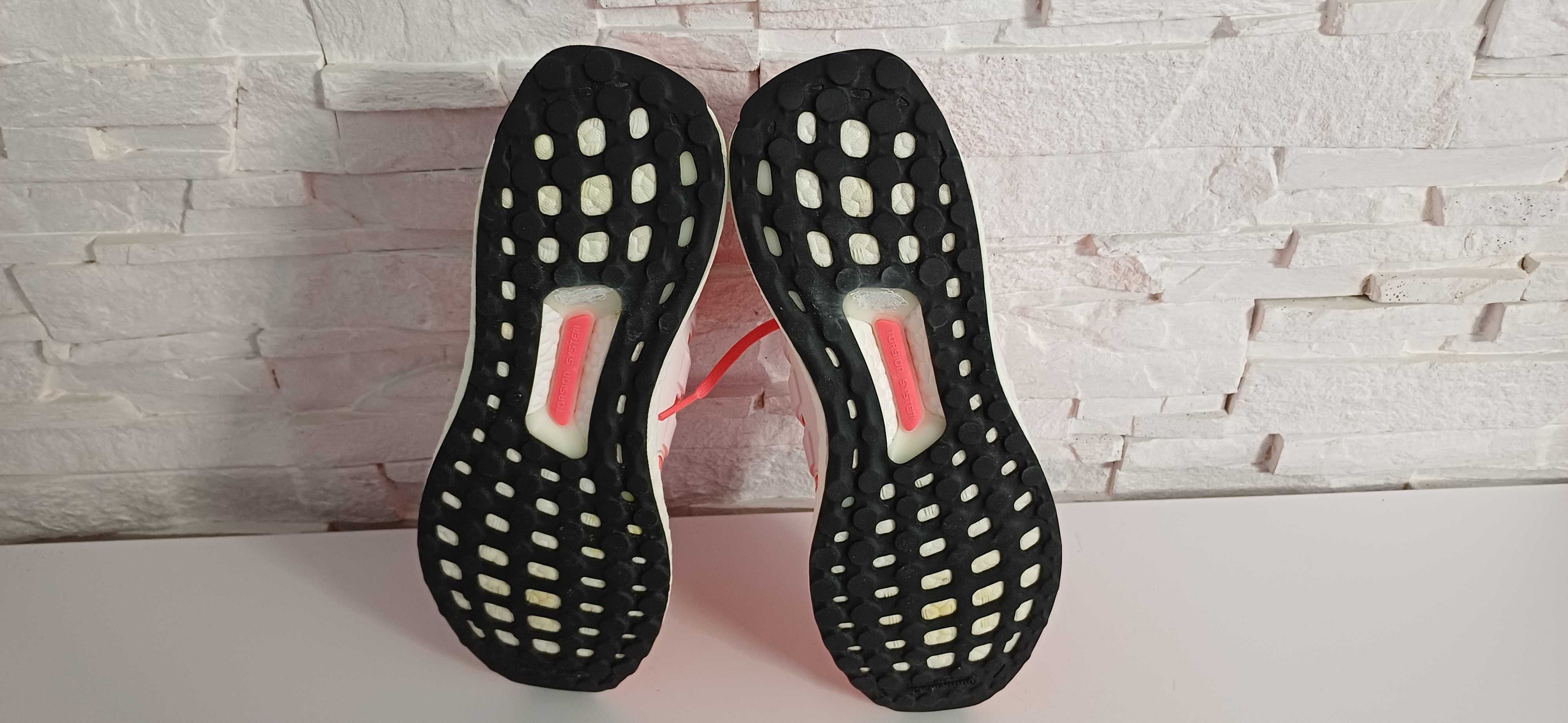 Buty do biegania ADIDAS ULTRA BOOST roz.46 wkł.29,5 cm.