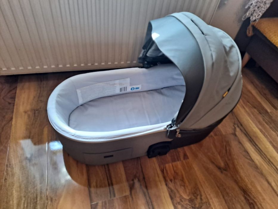 Wózek dziecięcy ze spacerówką