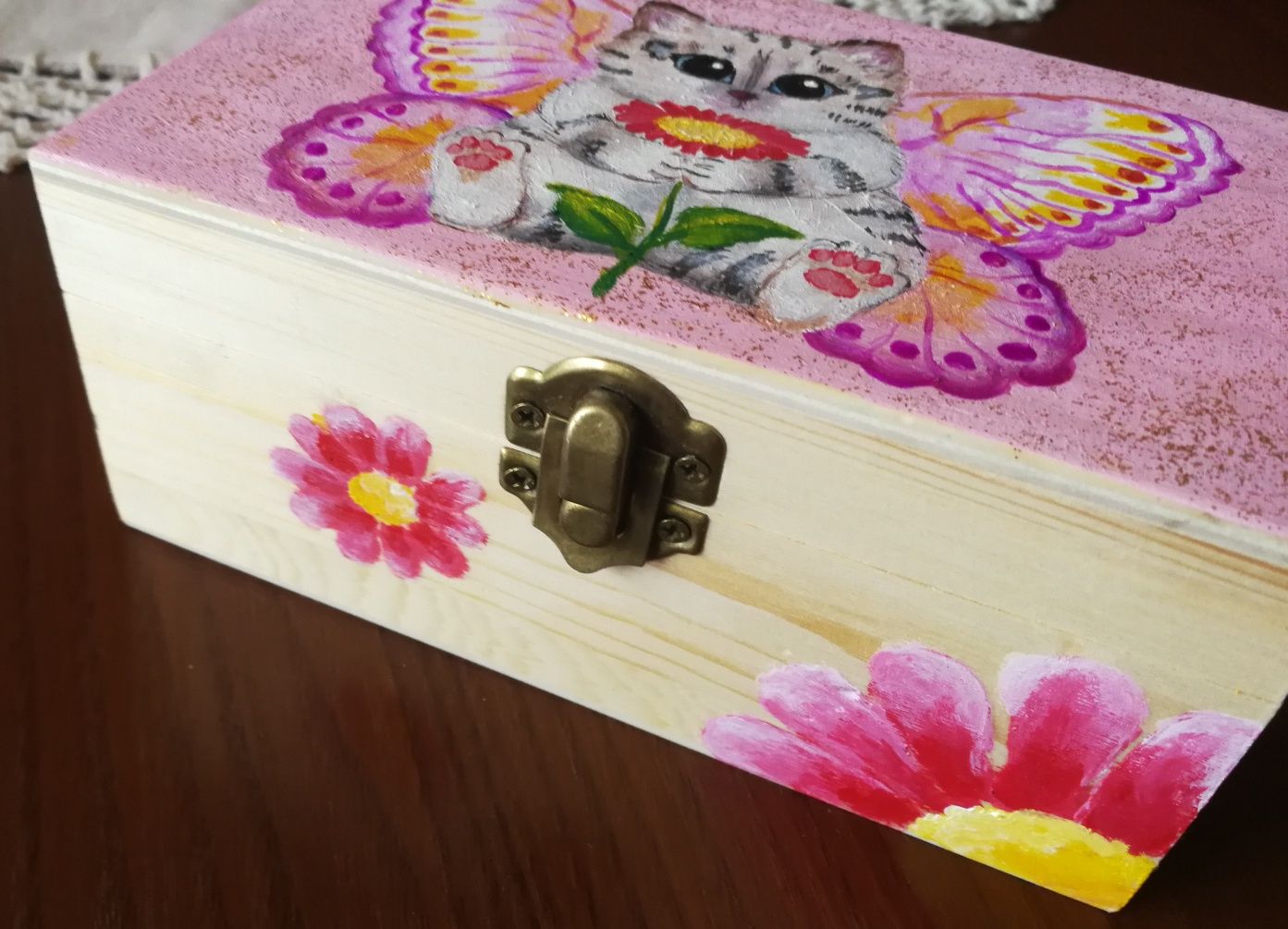 Ręcznie malowane pudełko kot kotek kwiaty