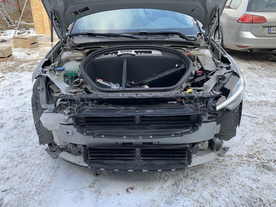 Розборка Polestar 2 колір 717/729