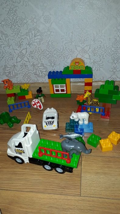 Лего дупло Мій перший зоопарк + машинка , крокодил.