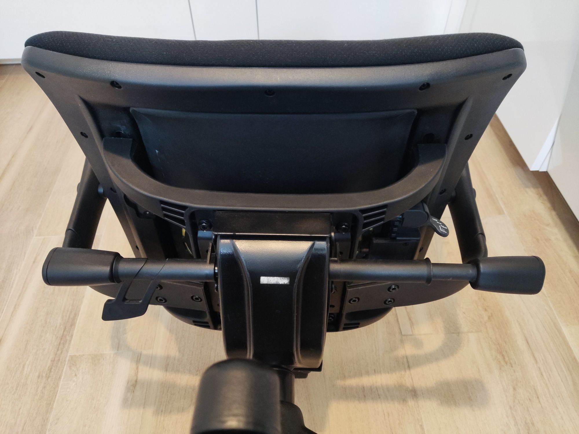 Fotel biurowy ergonomiczny Grospol Ioo