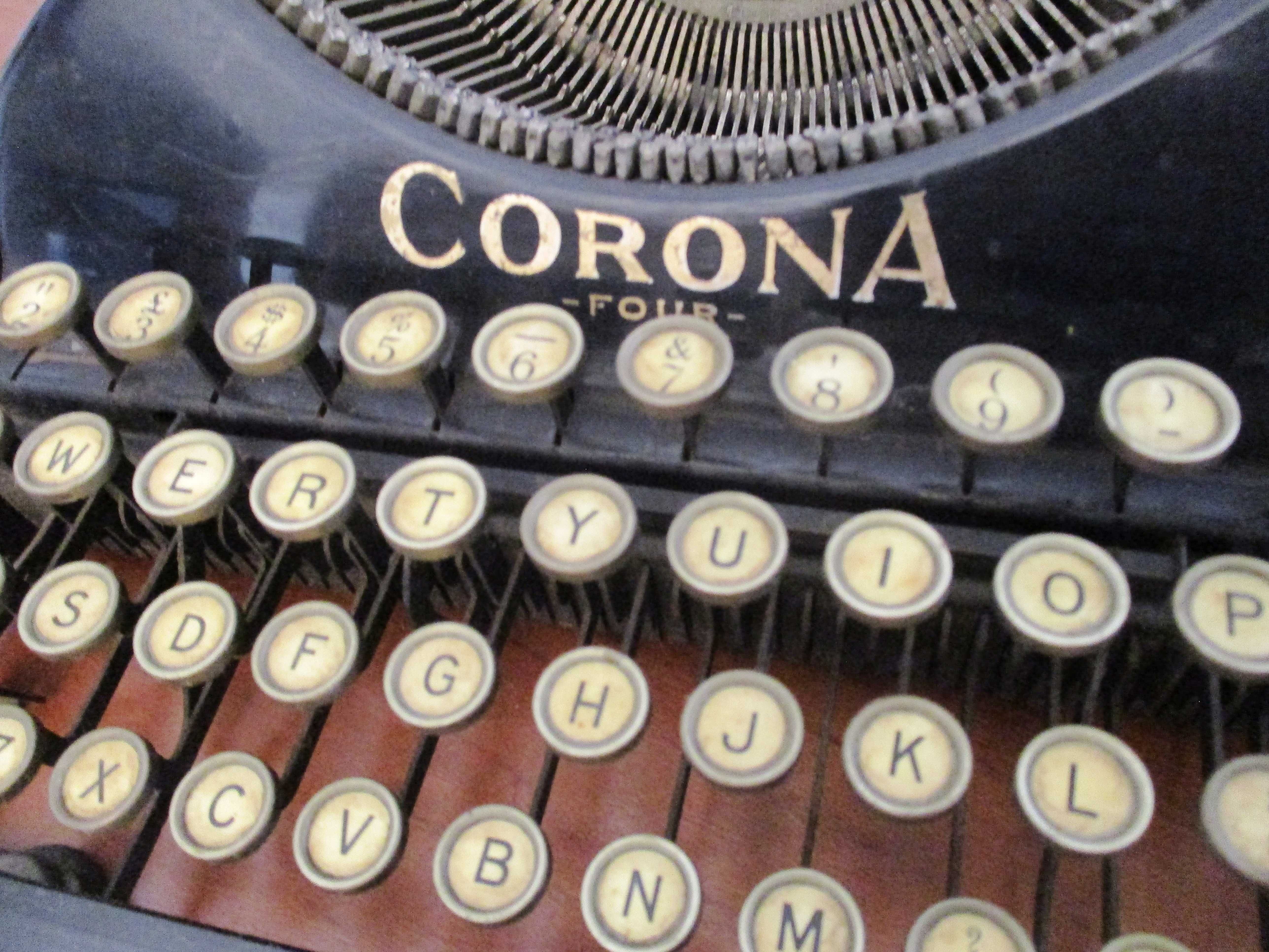Maquina de escrever Corona