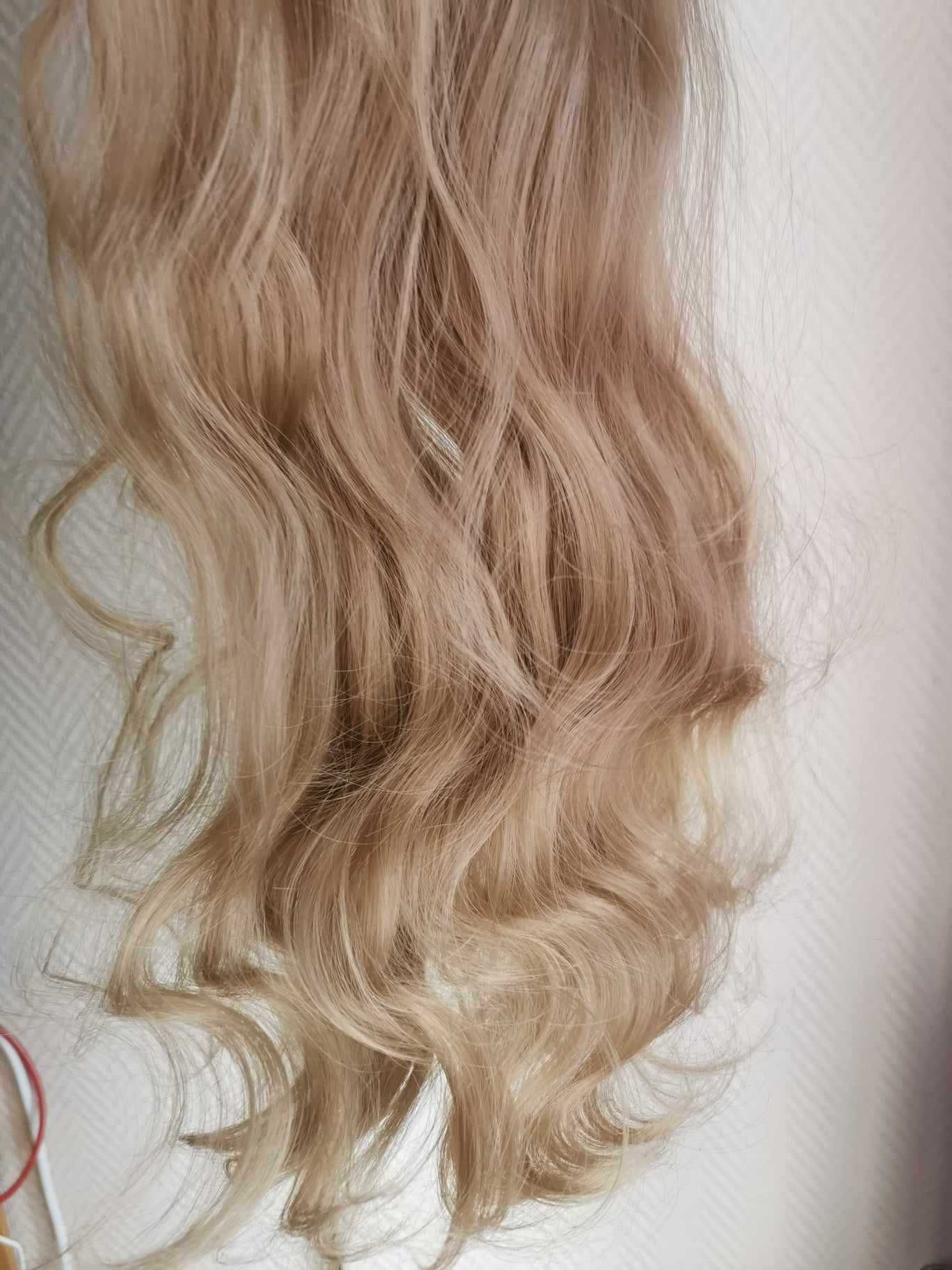 Doczepiane włosy clip in naturalny ciemny blond 55 cm 8 tresek
