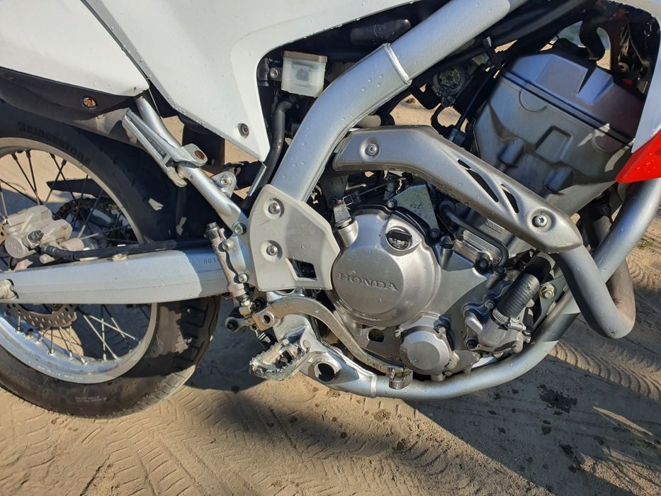 Honda CFR 250 L motocykl