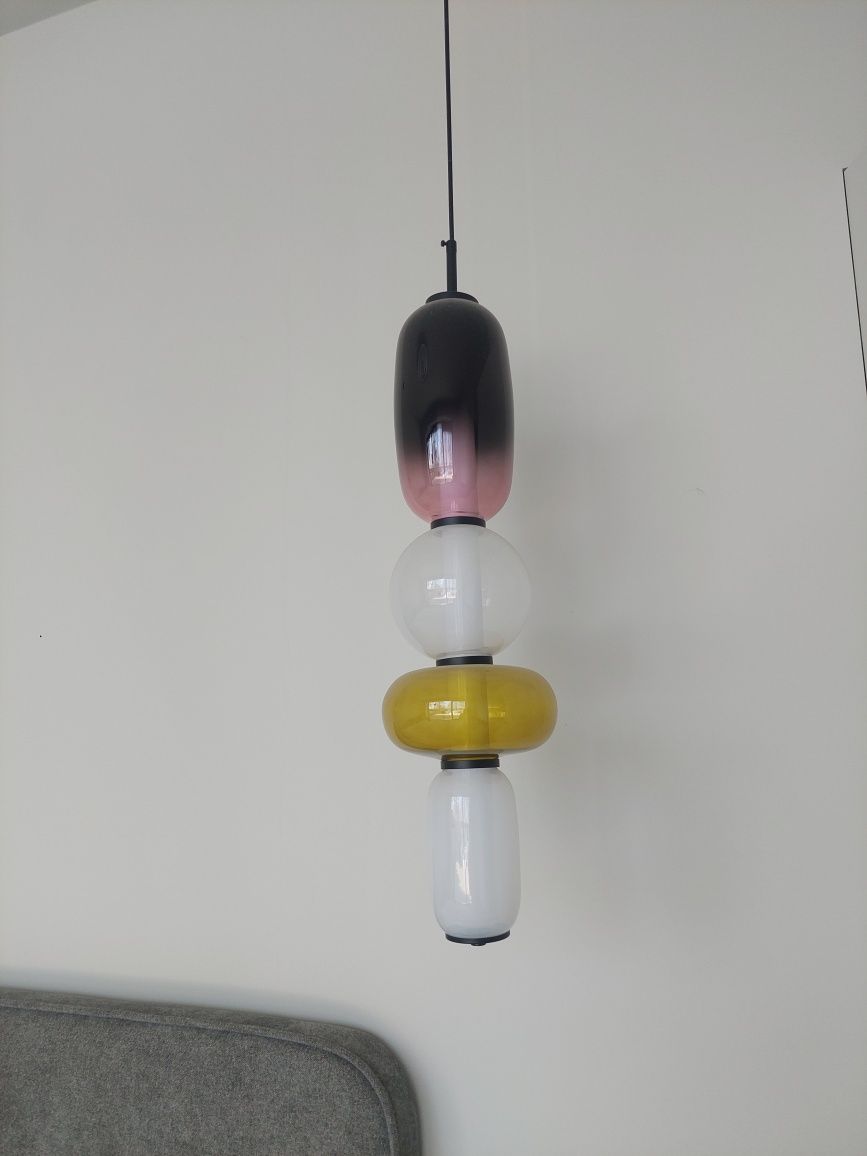Dwie lampy wiszące do sypialni