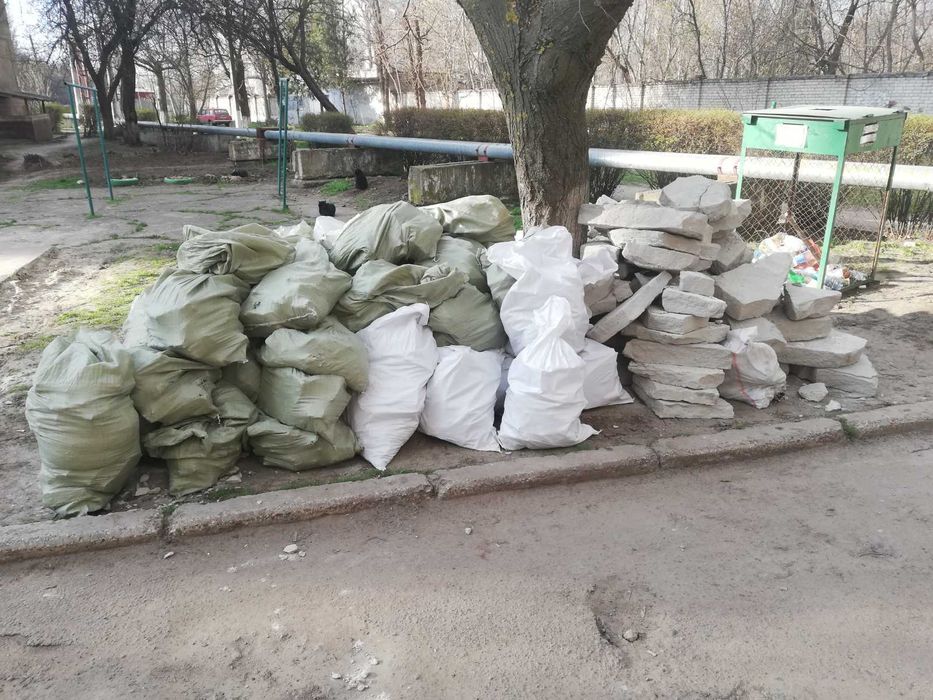 Вывоз строительного и прочего мусора.Старой мебели.Сухостоя.Хлама.