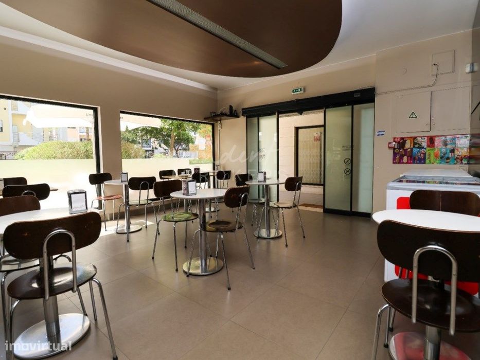 Espaço comercial em Alcabideche [restauração]