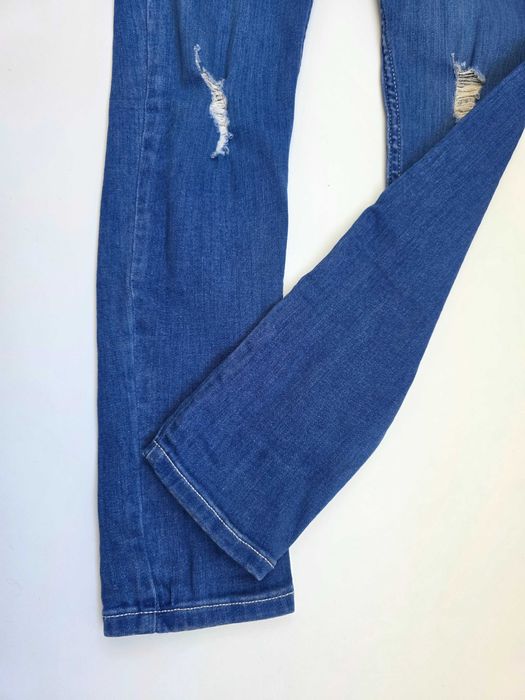 Крутые синие джинсы river island девочке с потертостями рваные