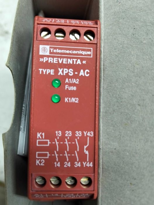 Relé de Segurança Telemecanique XPSAC5121