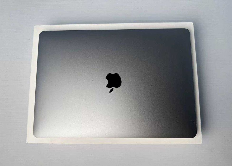 MacBook Pro 13 M2 8/256Gb