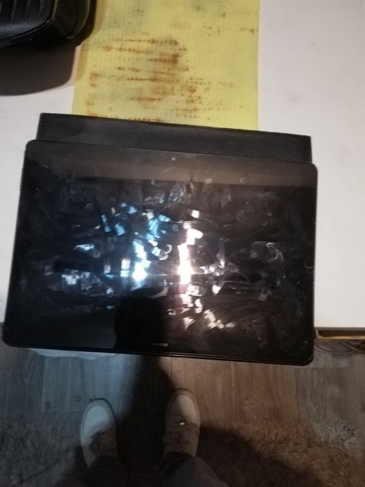 Tablet Huawei  ecrã estalado