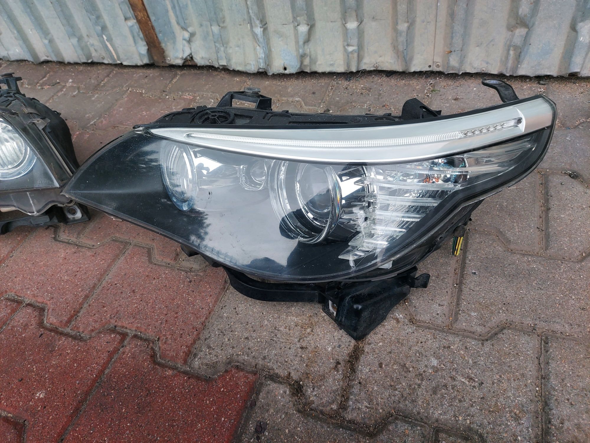 Lampa reflektor BMW E60 E61 LIFT LCI xenon skrętna dynamic EUROPA