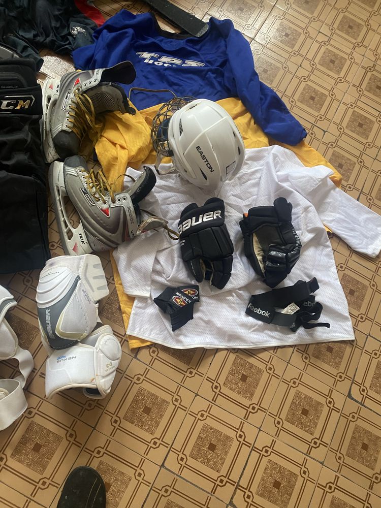 Продам комплект хокейної форми bauer ccm easton