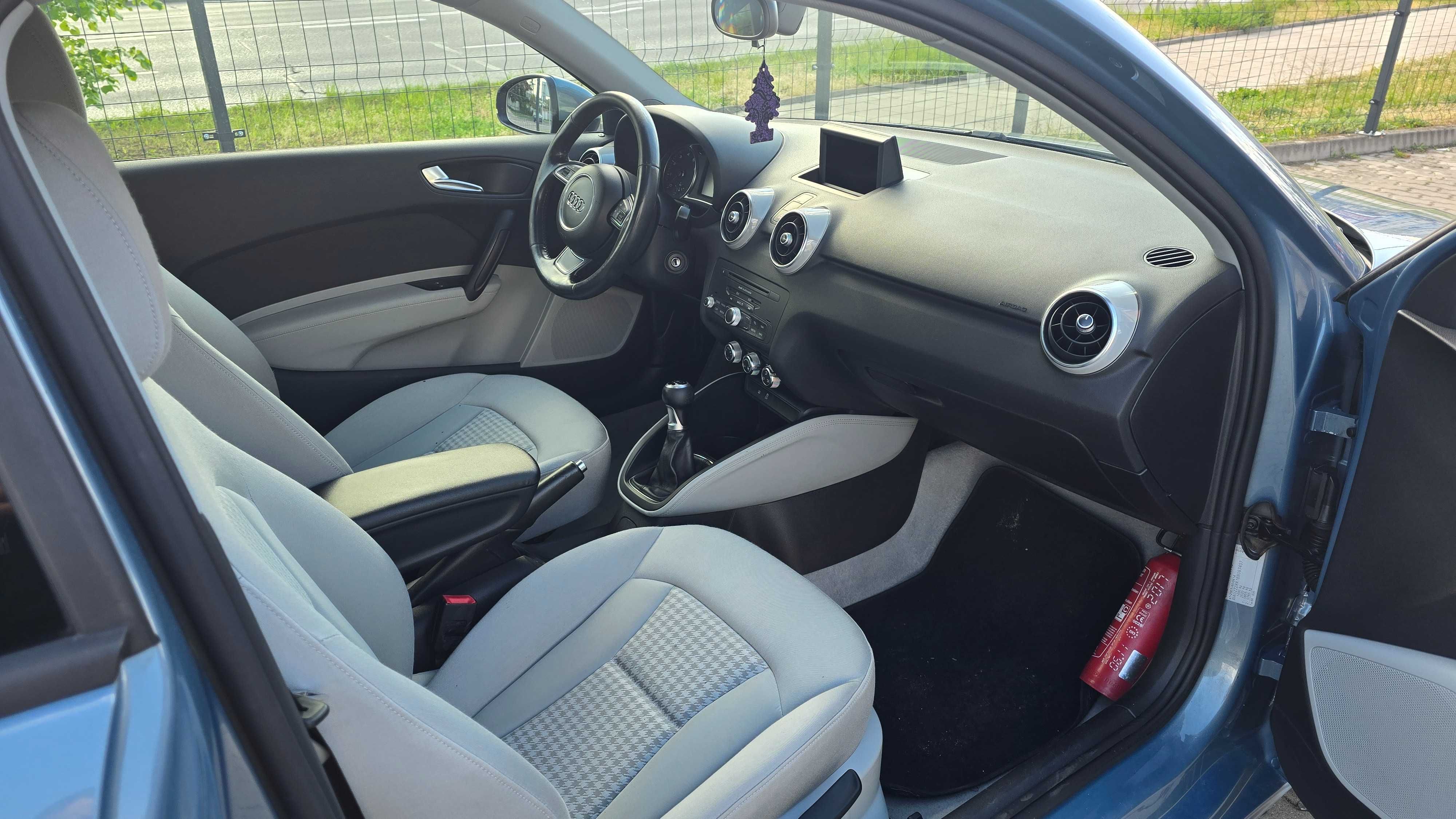 Audi A1 1.2 benzyna 2011r. ! Małe i oszczędne auto na miasto !
