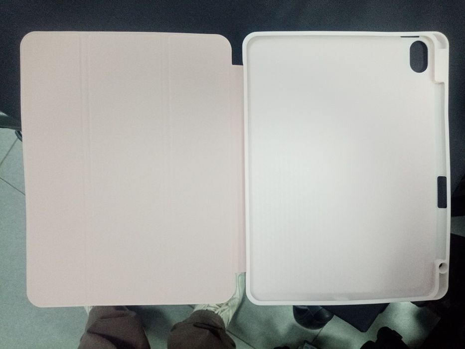 Чохол до iPad Air 6-го, 5-го і 4-го поколінь.